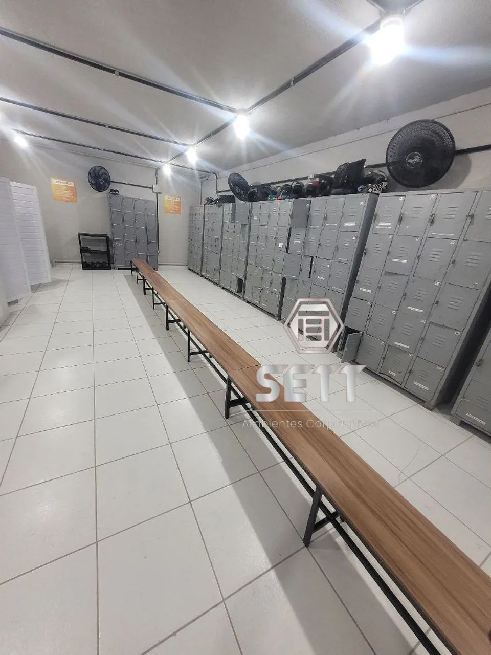 Bancos Novos , Roupeiros de Aço 