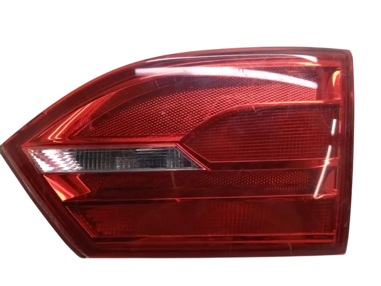 Lanterna Tampa Traseira Vw Jetta 2011/2014 Lado Direito 