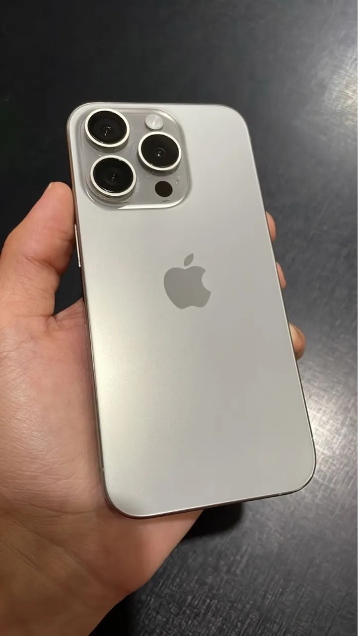 iPhone 15 pro, cinza espacial com 128gb, com garantia de fábrica até 07/2025