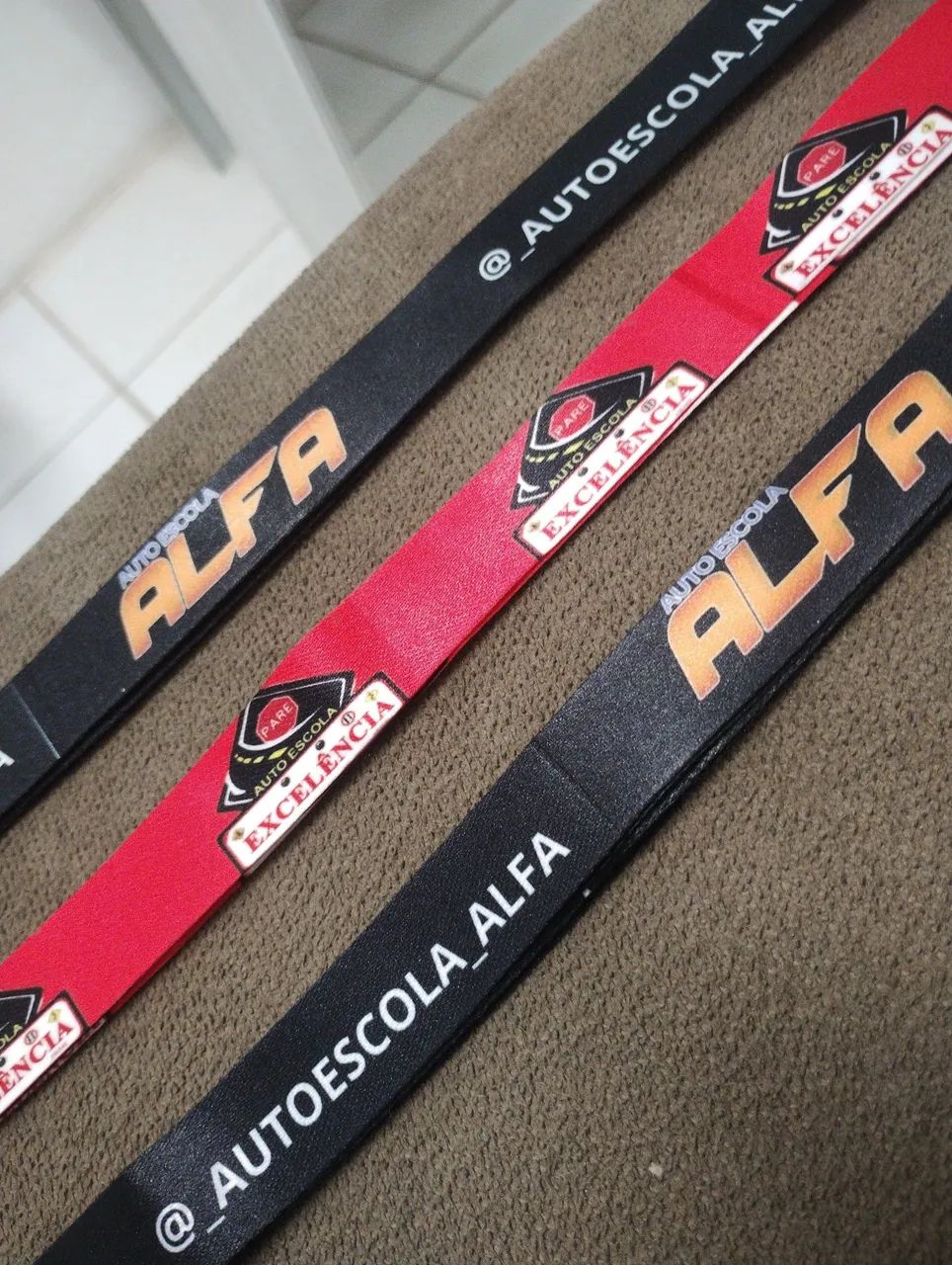 Crachá personalizados com tirantes personalizados  - Foto 5