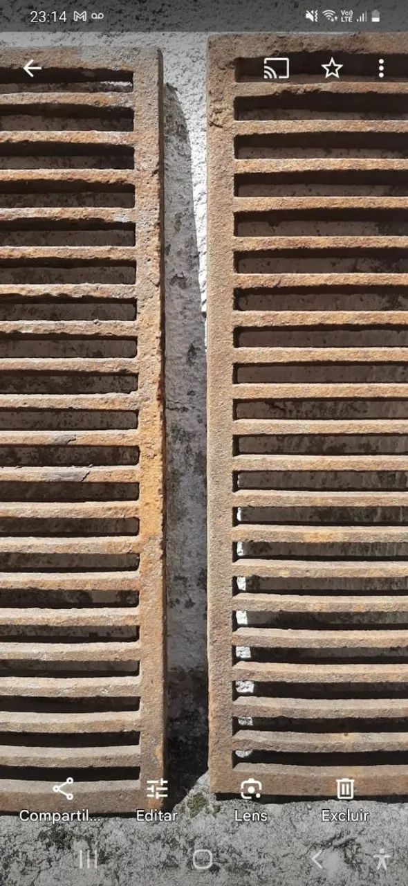 Duas grelhas de ferro maciço 64315291306242121