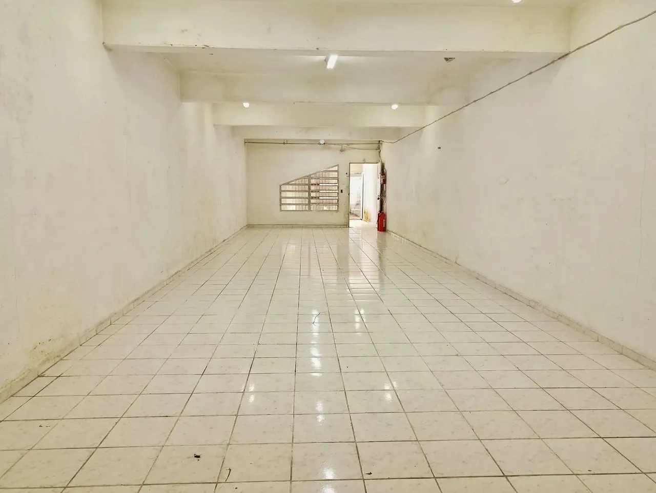 Sobrado comercial para locação 426m2, 2 vagas, 2 quartos, 3 salões, R$ 12 mil, Vila Uberab