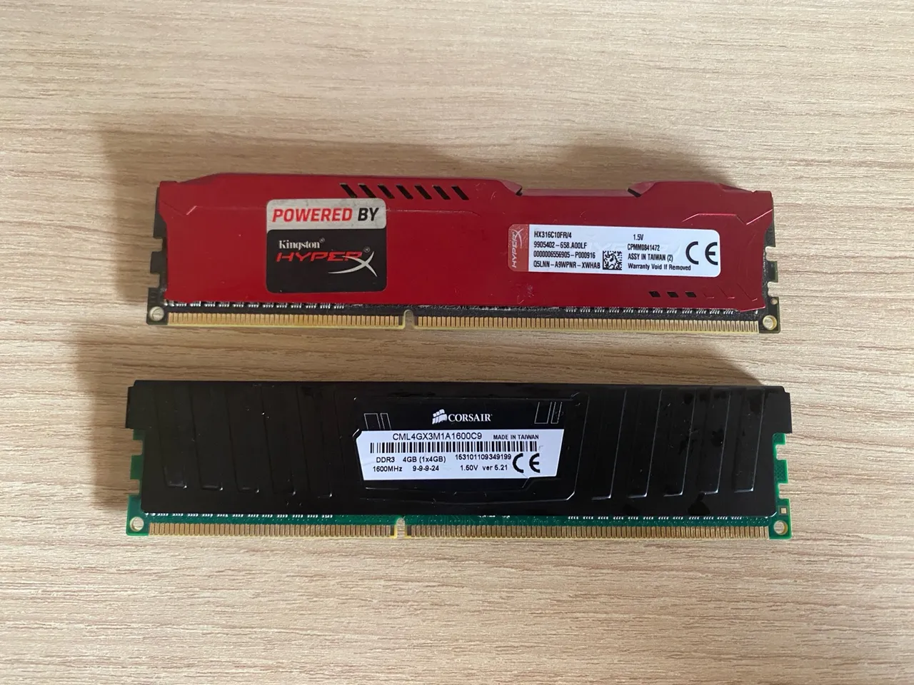 Memórias RAM DDR3 e DDR3 HyperX e Corsair