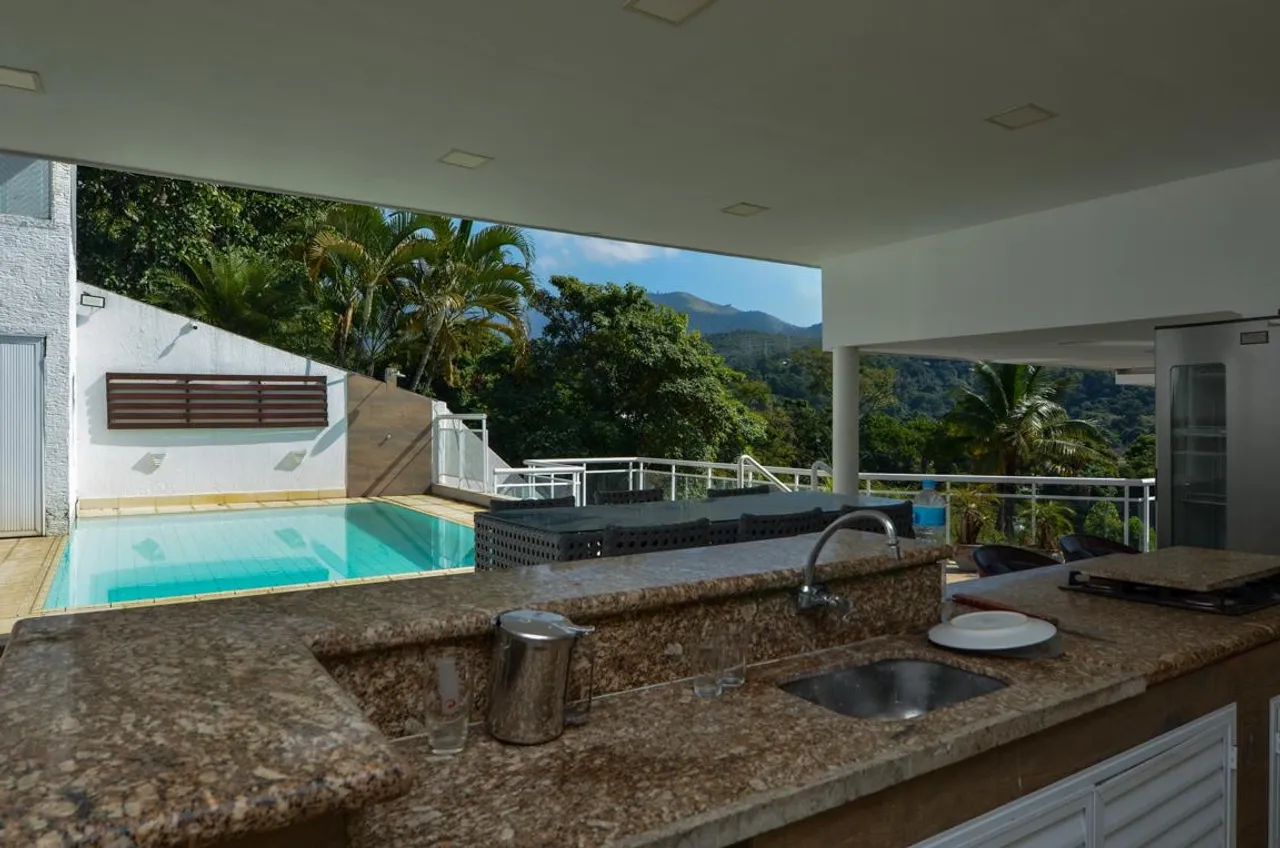 Excelente mansão dúplex de 480m² localizado no condomínio Passaredo - Jacarepaguá