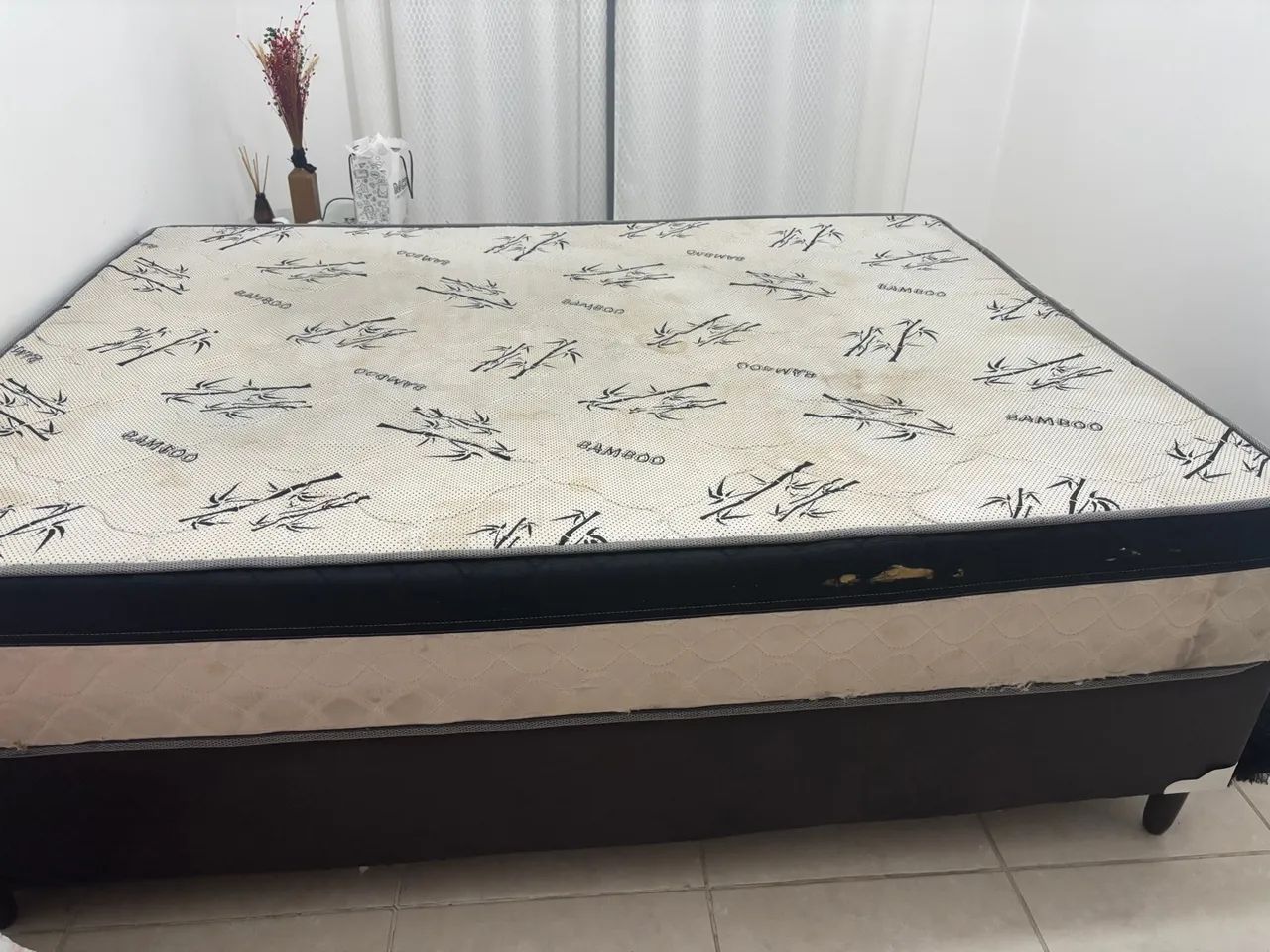 Cama Box de casal com colchão ( box e colchão soltos)