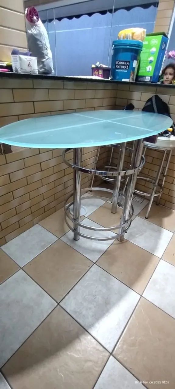 Mesa de vidro redonda com base cromada - Foto 3