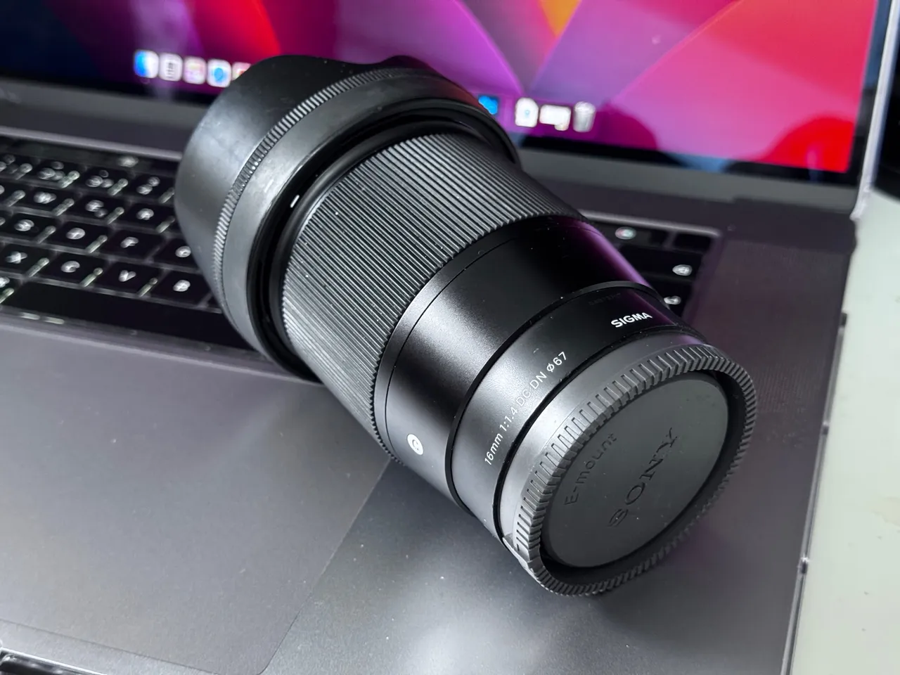 Lente Sigma 16mm f/1.4 DN para Sony E-mount
