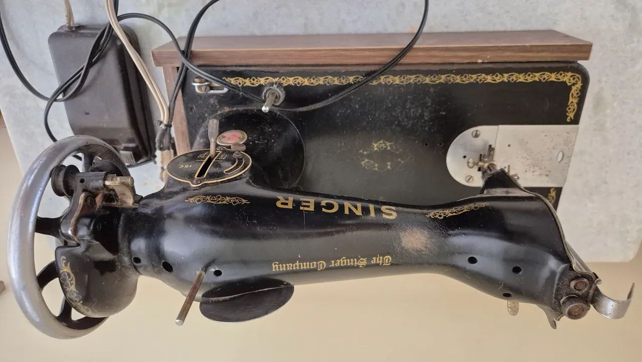 Máquina de Costura Singer Antiga