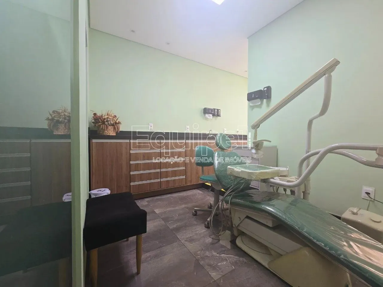 Sala montada para Odontologia com 48m² de área para alugar no Centro de BH!
