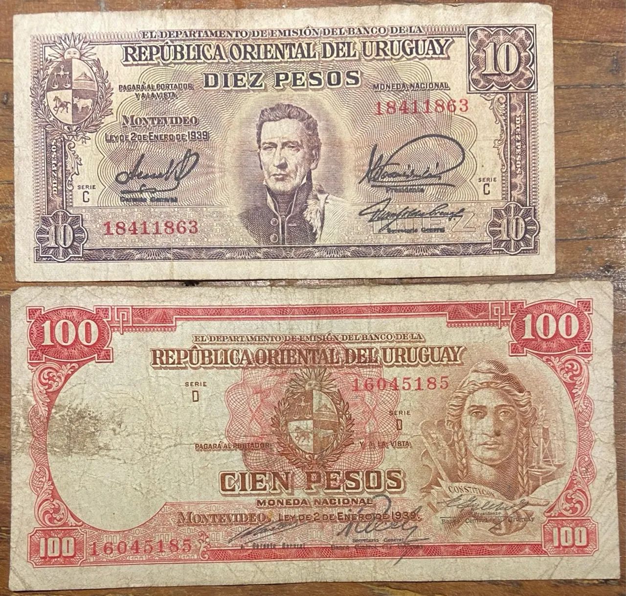 Cédulas antigas do Uruguai