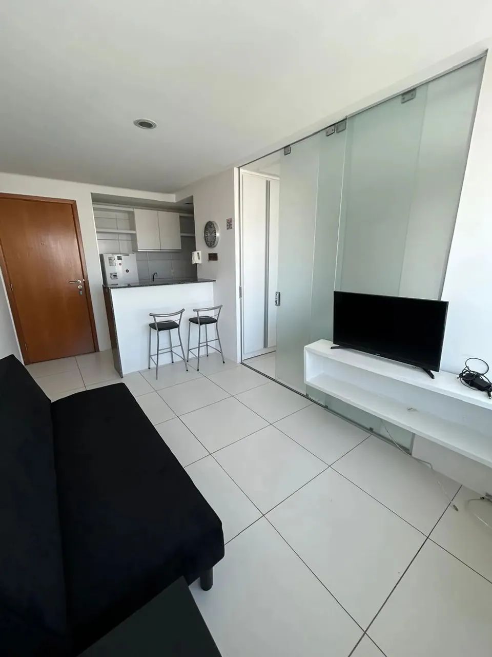 EM SETÙBAL, mobiliado 38m, 1 quarto, vista livre, vista pro mar, 200m da praia.
