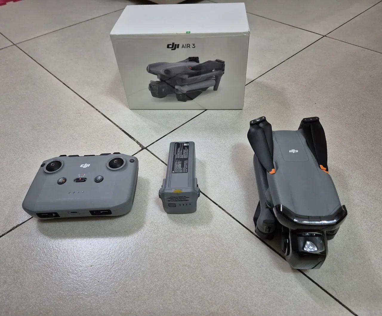 Drone DJI Air 3 - Semi novo