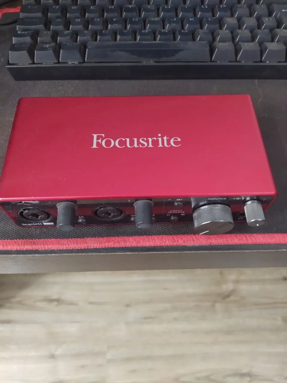 Saki　Focusrite Scarlett 2i2 3rd Gen Interface de Audio USB 2 Canais Scarlett 2I2 (3RD GEN