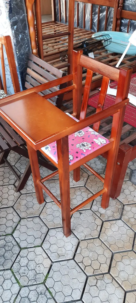 Cadeira alta infantil de madeira