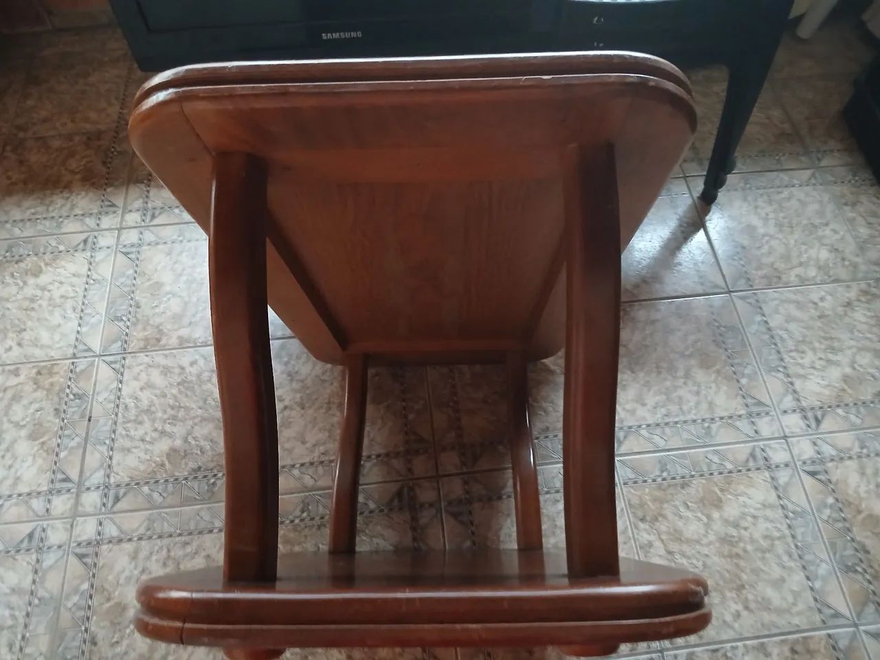 Mesa de madeira sala ou varanda  - Foto 3
