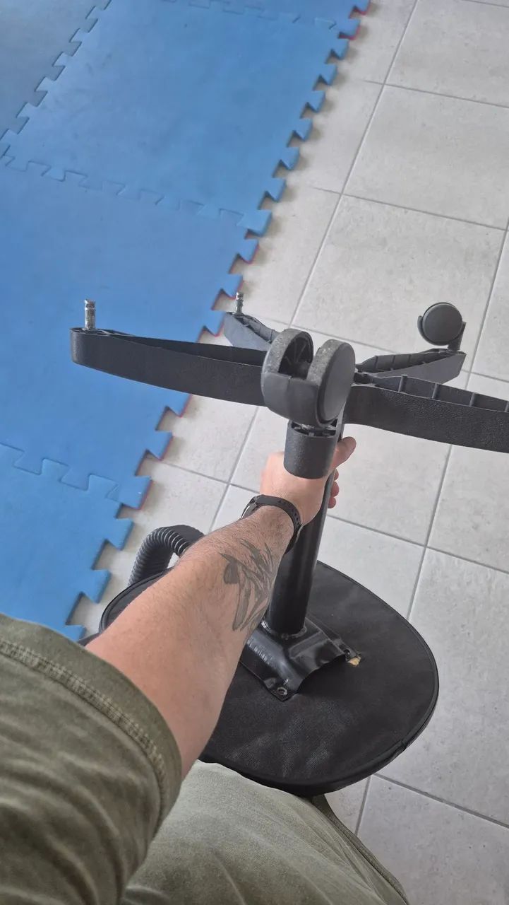Vendo cadeira escritório - Foto 5