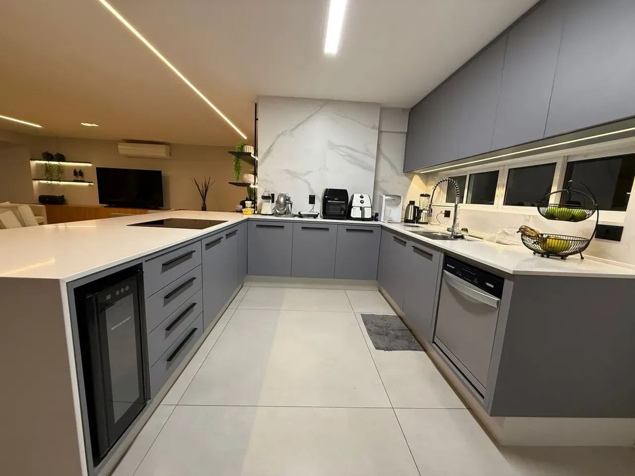 LINDO APARTAMENTO ALTO PADRÃO EM TIROL - Foto 10