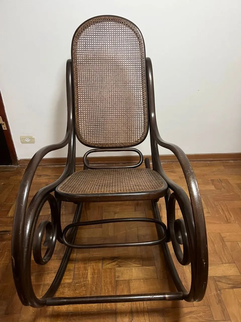 Cadeira de balanço antiga - Foto 2
