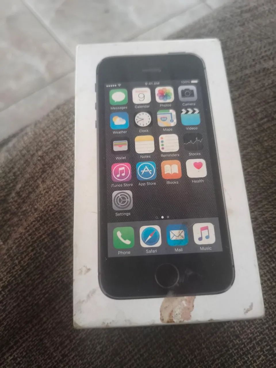 Caixa iPhone 5s top boa de usar coleção 