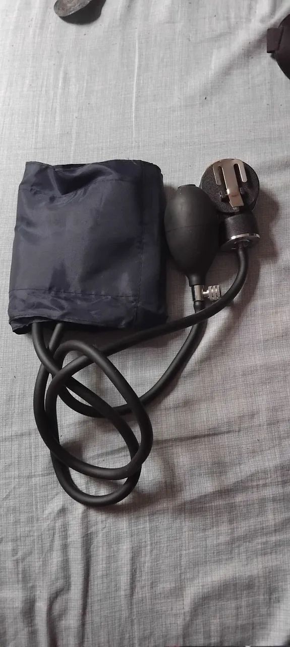 Kit estetoscópio e esfigmomanômetro  - Foto 5