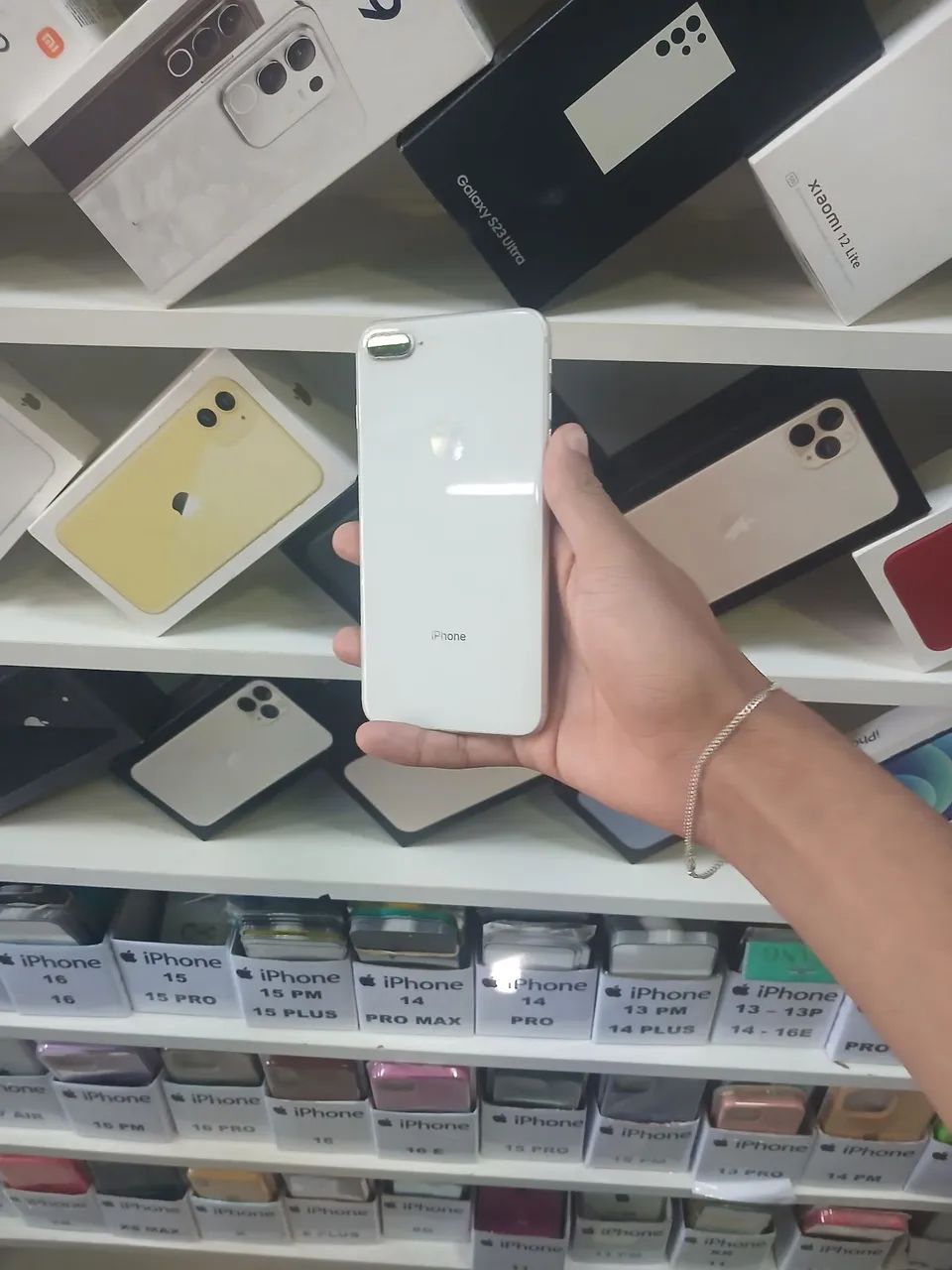 IPHONE 8 PLUS