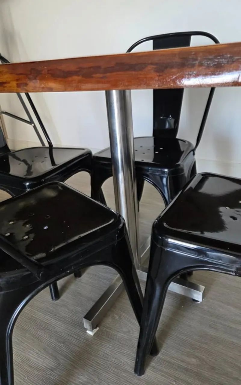 Mesa madeira maciça estilo industrial (SEM CADEIRAS) - Foto 5