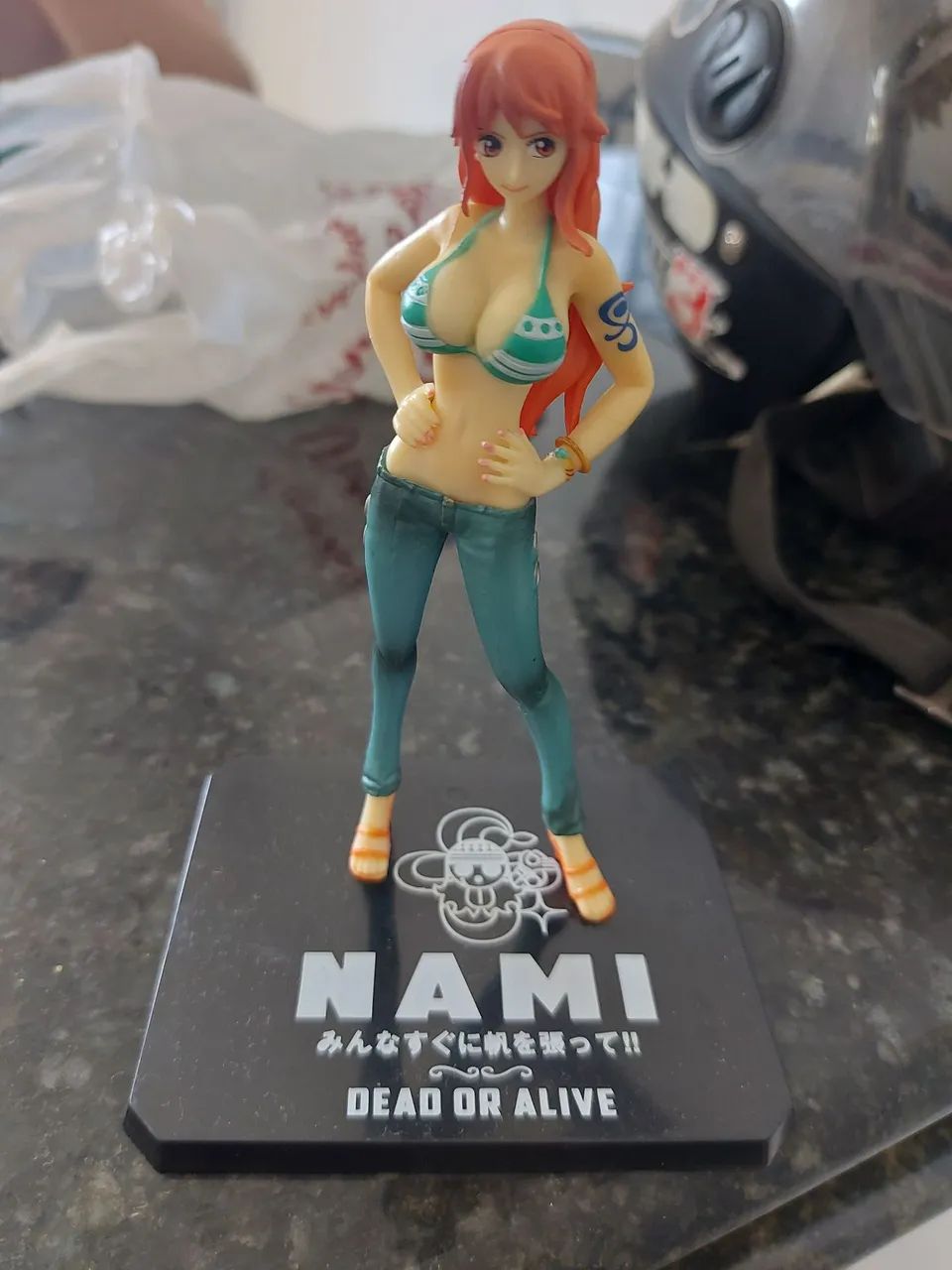 Nami One Piece Dead or Alive - Figura Colecionável