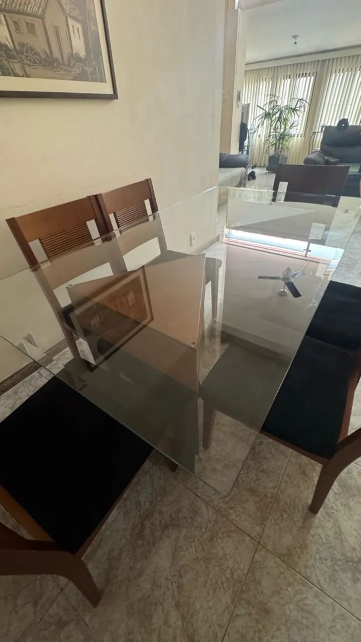 Mesa de Jantar em madeira com vidro - Foto 2