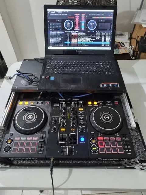 DDJ 400 + CASE 