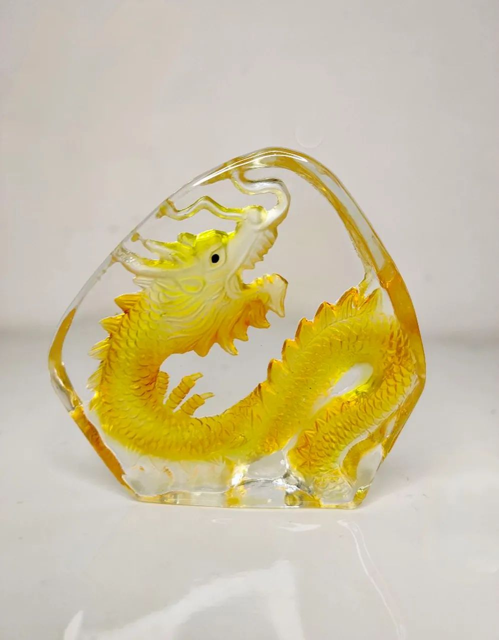 Dragão de Cristal Esculpido 