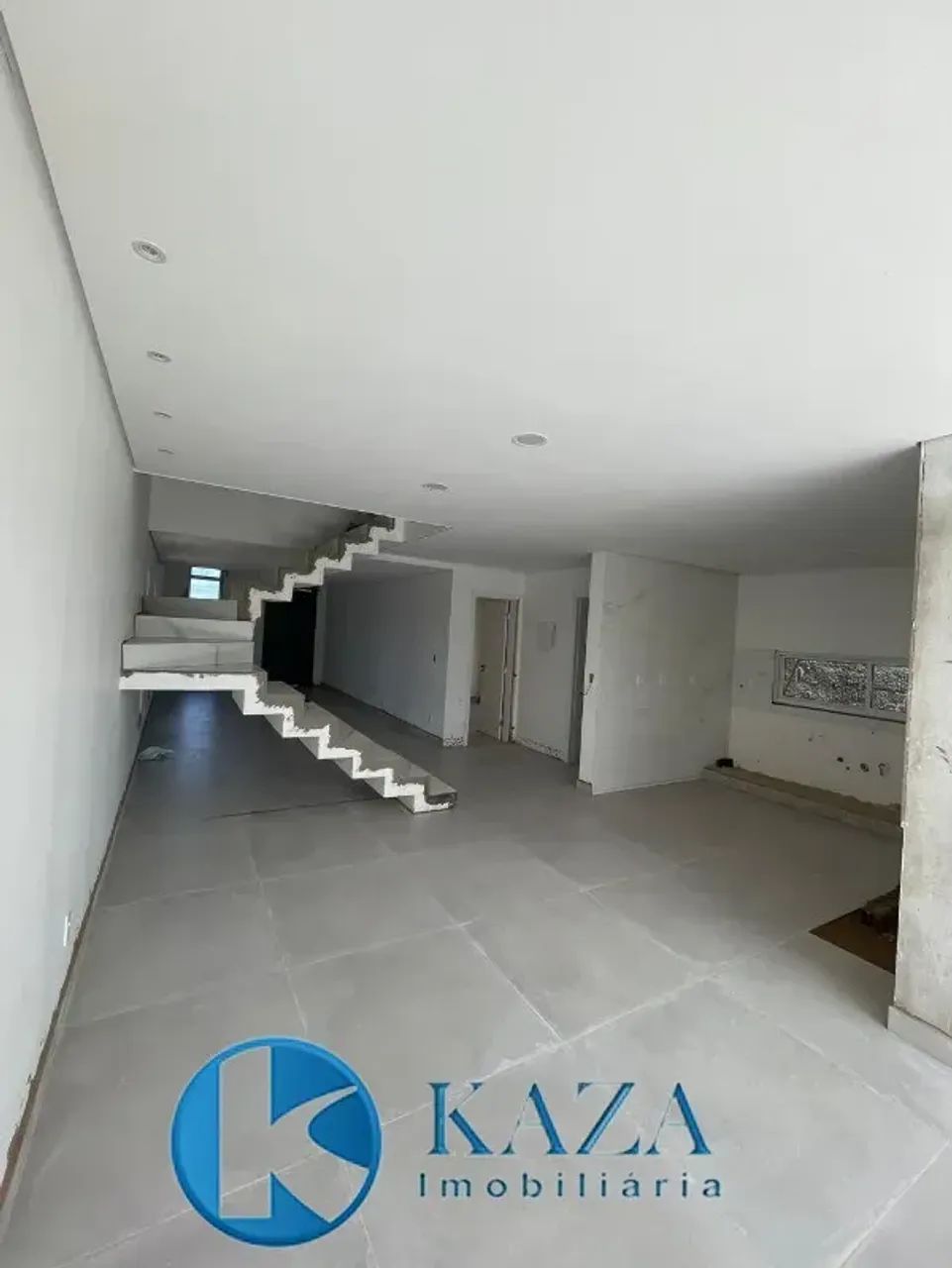 SOBRADO COM 03 QUARTOS SENDO 01 SUÍTE E CLOSET NO VILLA SUÍÇA - Foto 5