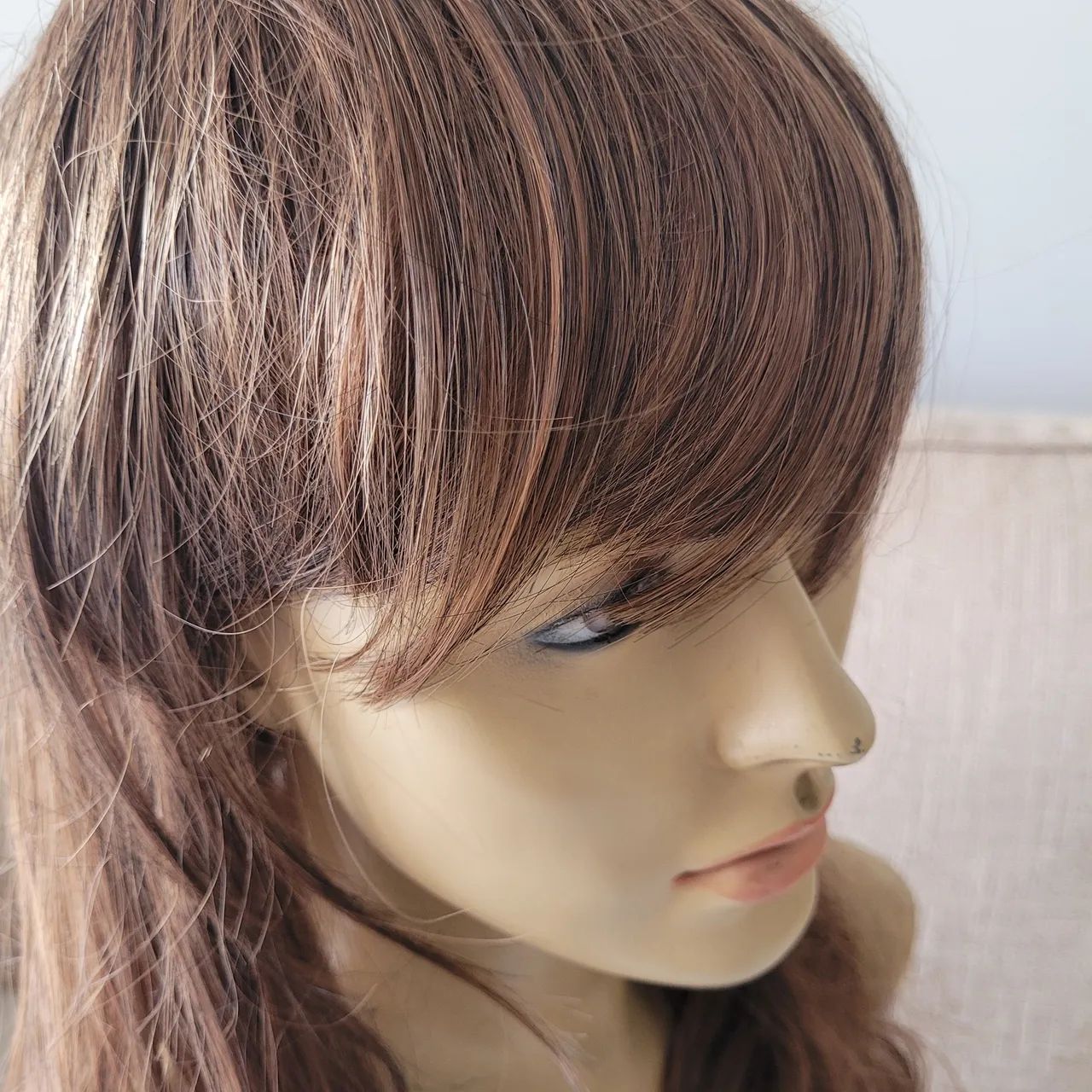 Peruca wig,  com franja e cachos nas pontas, 65 cm. nova - Foto 3