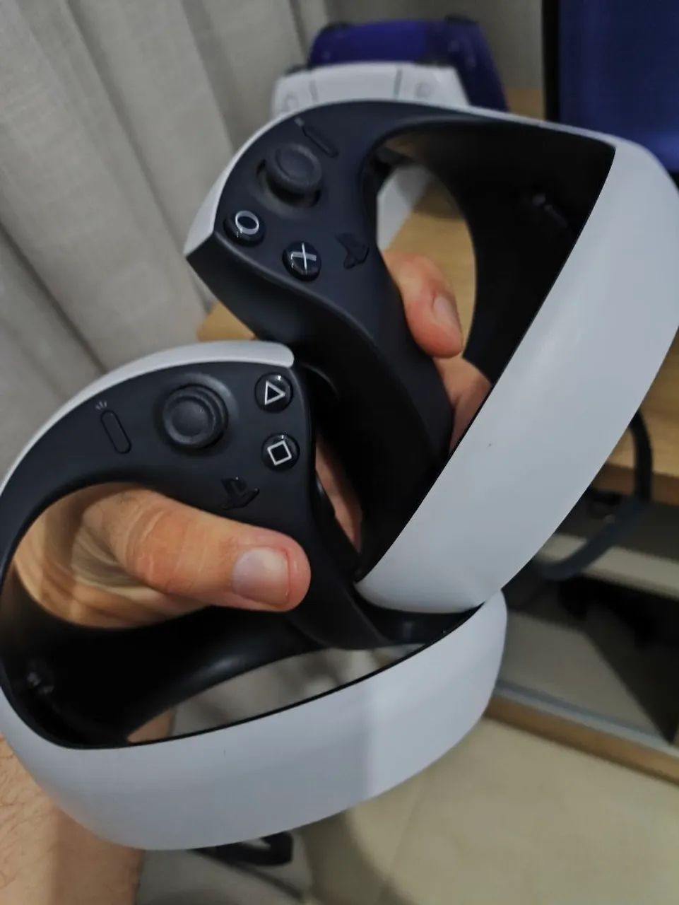 PlayStation VR2 (PSVR2) Completo na Caixa - Praticamente Novo (Lentes Impecáveis) - Foto 2