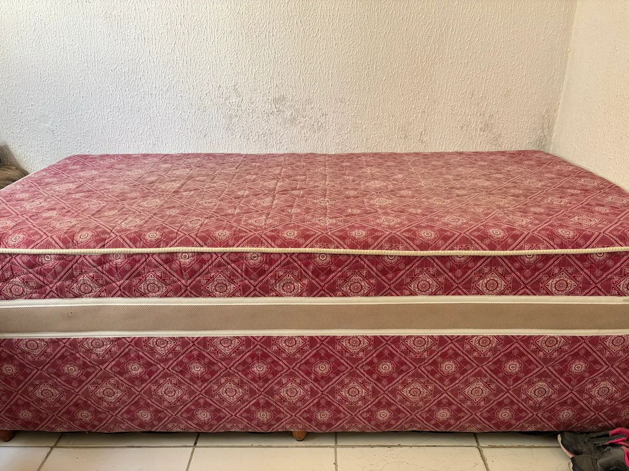 Vendo Cama de Solteiro - Foto 2