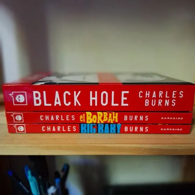 Quadrinhos Charles Burns, Editora Darkside - Foto 3