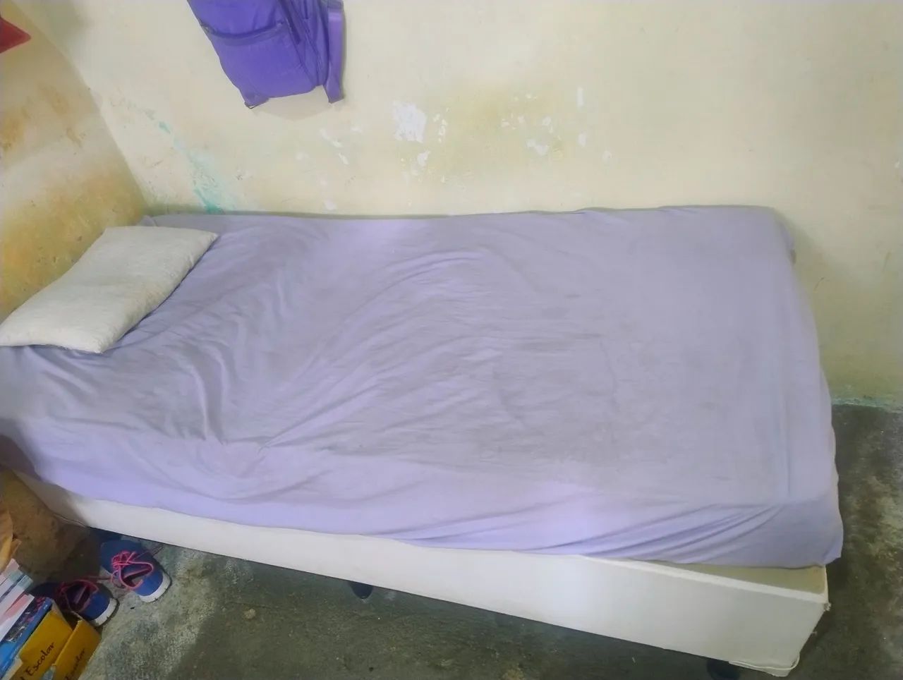 Cama de solteiro pra vender logo 