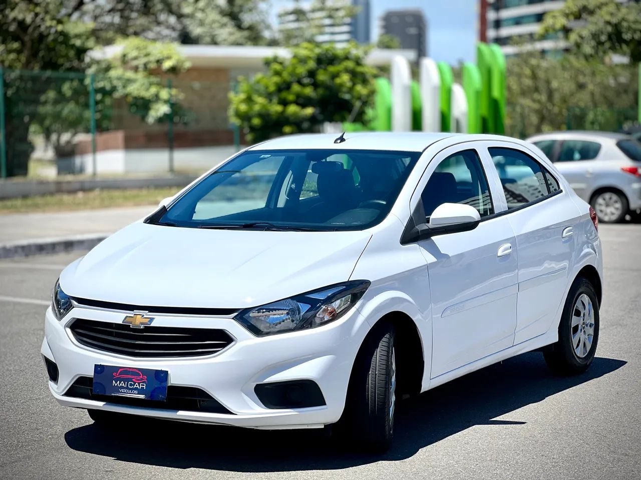 Chevrolet Onix Hatch LT 1.0 8V Flex Mec. 4P 2017 - Foto 2