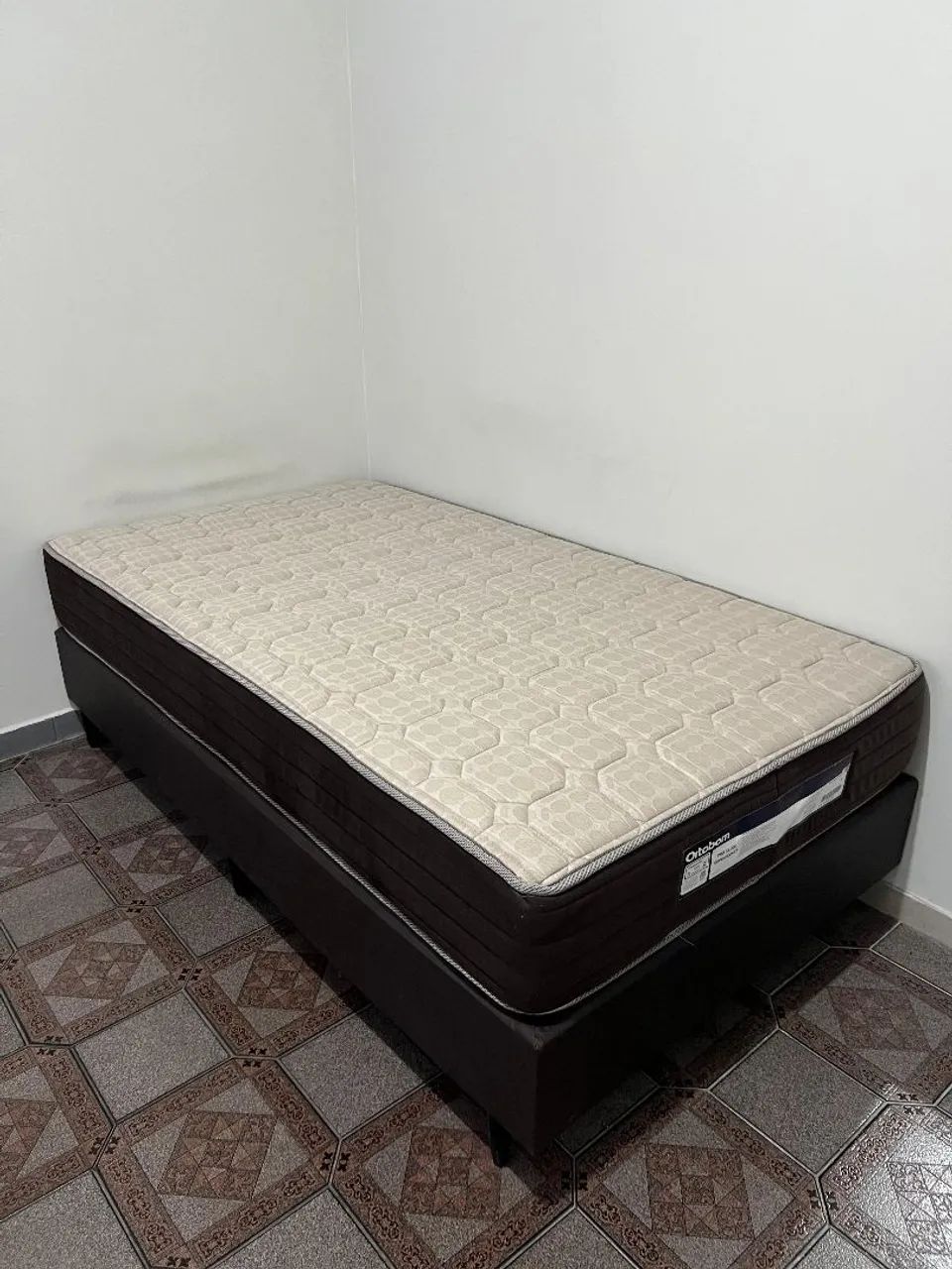 Cama box de viúvo com colchão de excelente qualidade