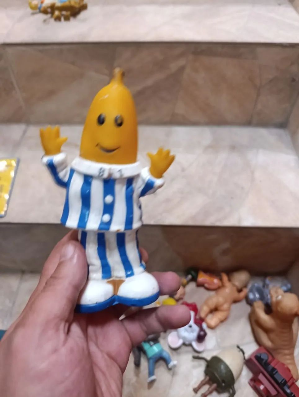 Boneco banana de pijama 