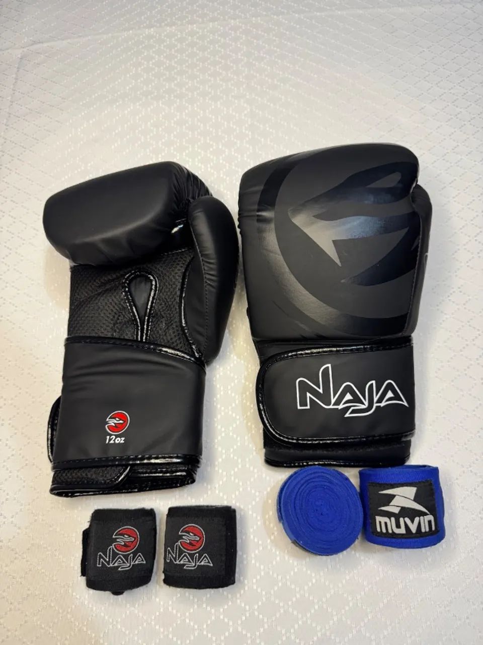 Saco de pancada + luva de boxe - Foto 5