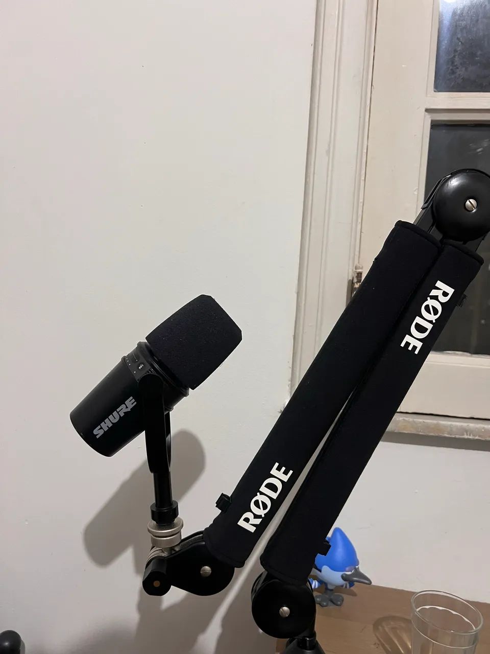 Microfone SHURE Podcast + Braço Rhode + XLR - Foto 5