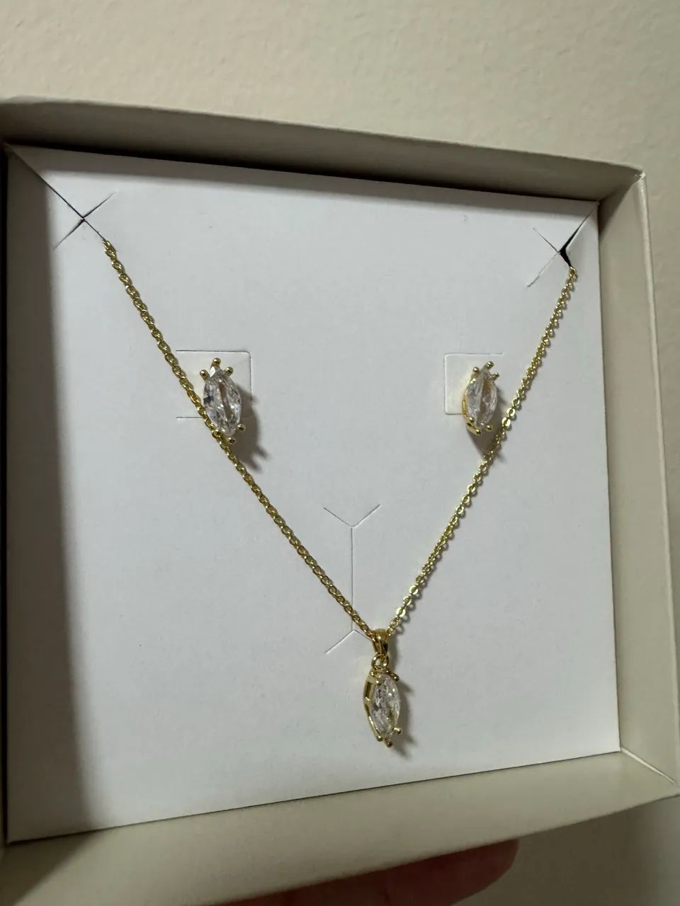 Conjunto brinco e colar semijoia dourada morana  - Foto 2
