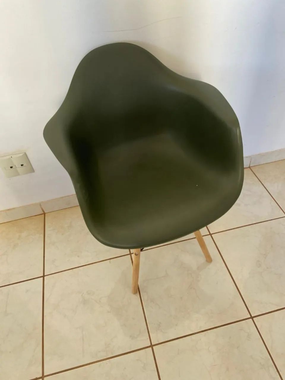 Cadeira Eames Verde Militar - Foto 2