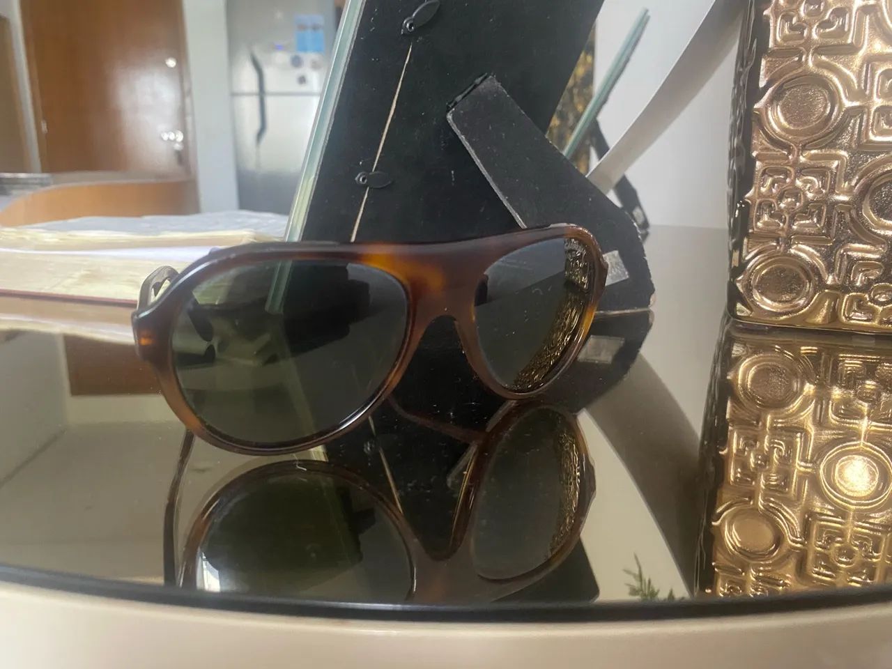 óculos de sol da marca Carrera, com design moderno e armação robusta. - Foto 3