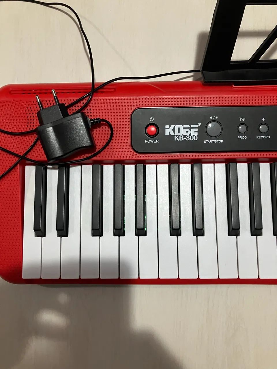 Teclado Kobe KB-300 