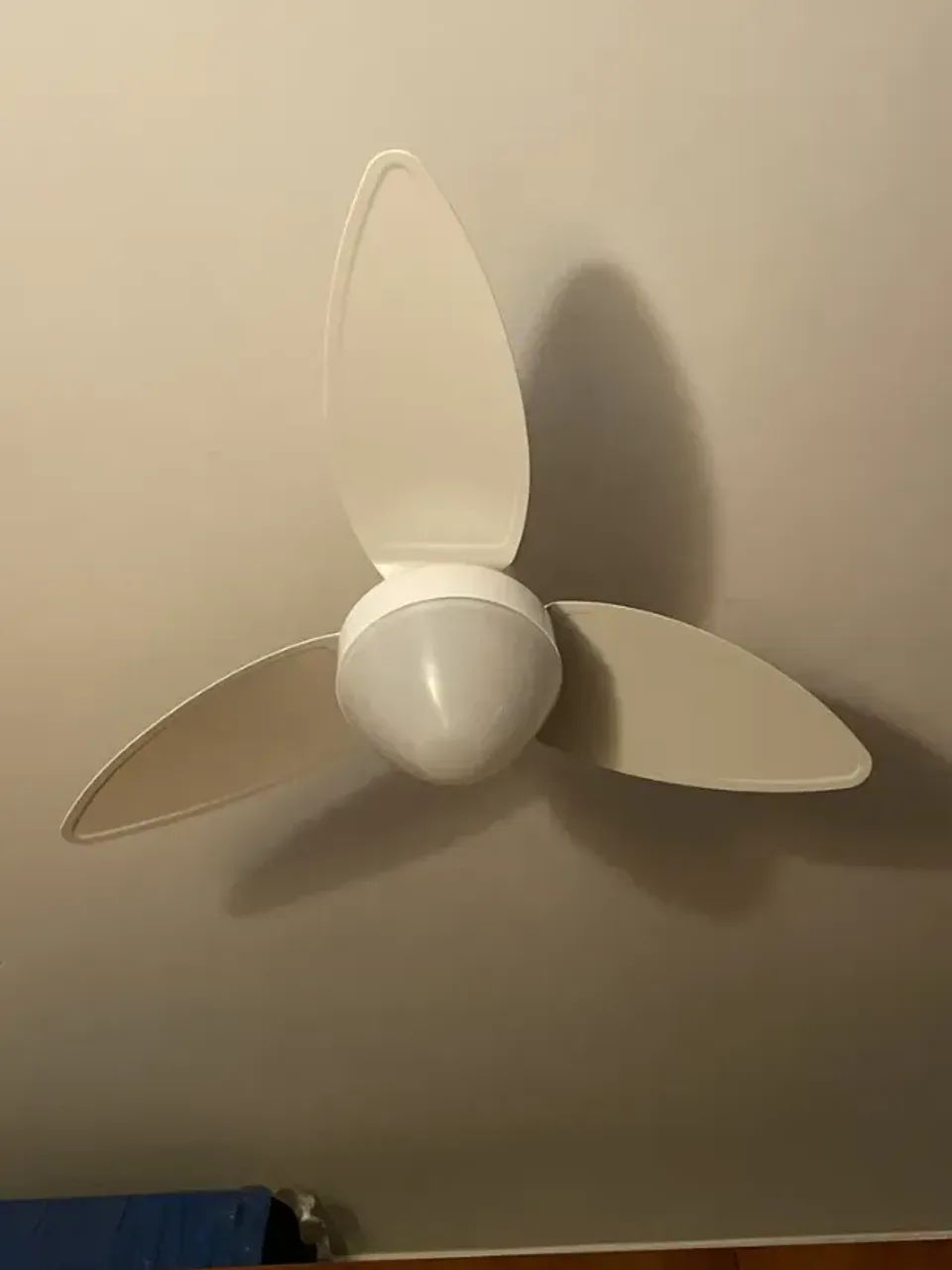 VENTILADOR TETO VENTISOL AIRES BR 3 PAS INVERTER BRANCO CONTROLE REMOTO BIVOLT 14222 - Foto 4