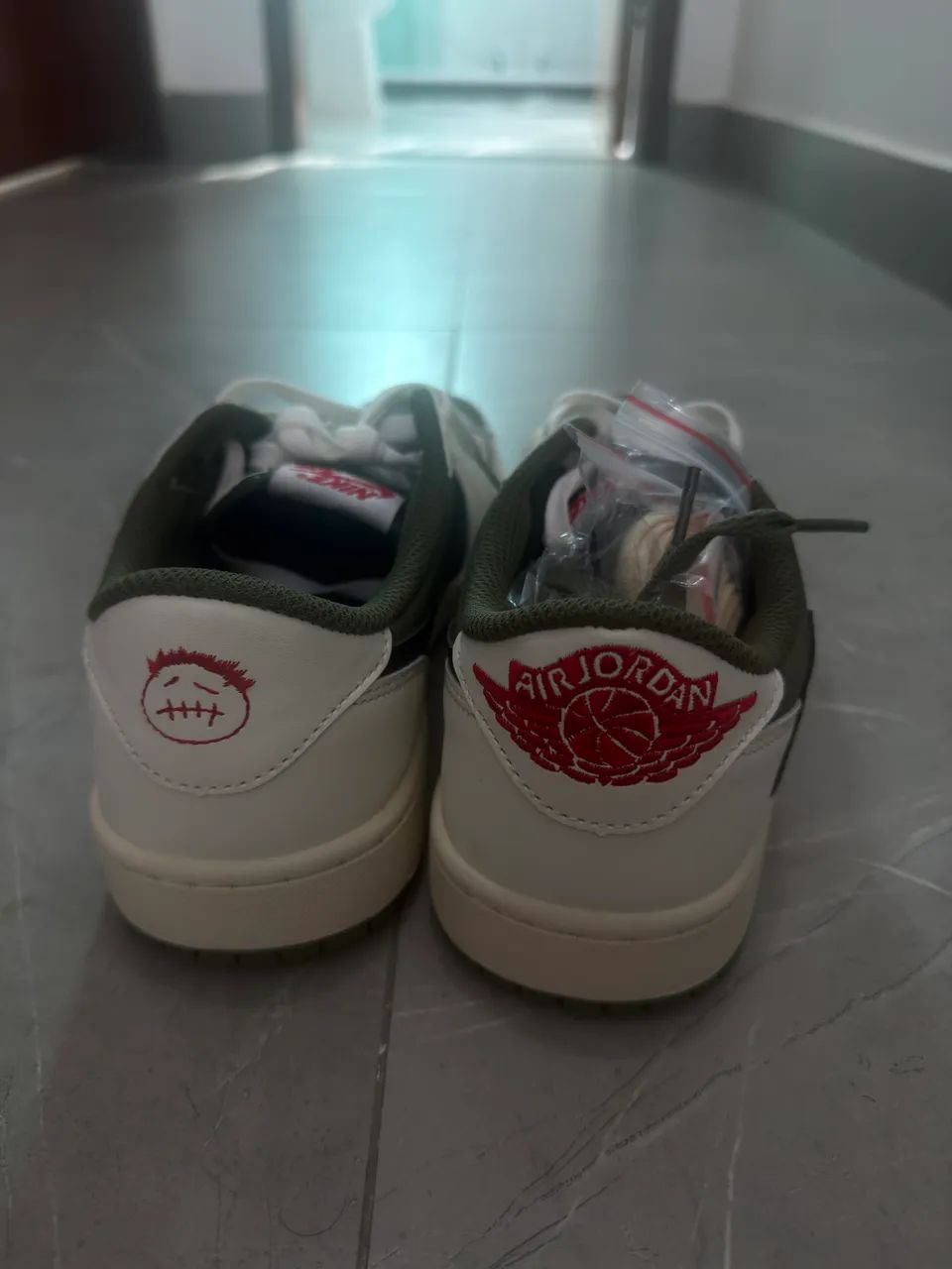 Nike Air Jordan Travis Scott low 41BR  - Foto 3