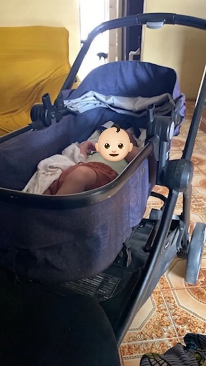 Carrinho de bebê moises + bebê conforto com base