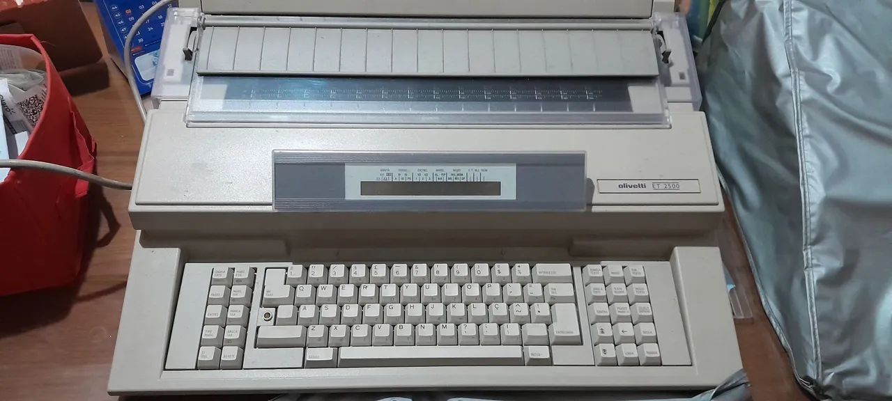 Máquina de Escrever Elétrica65204106258563123