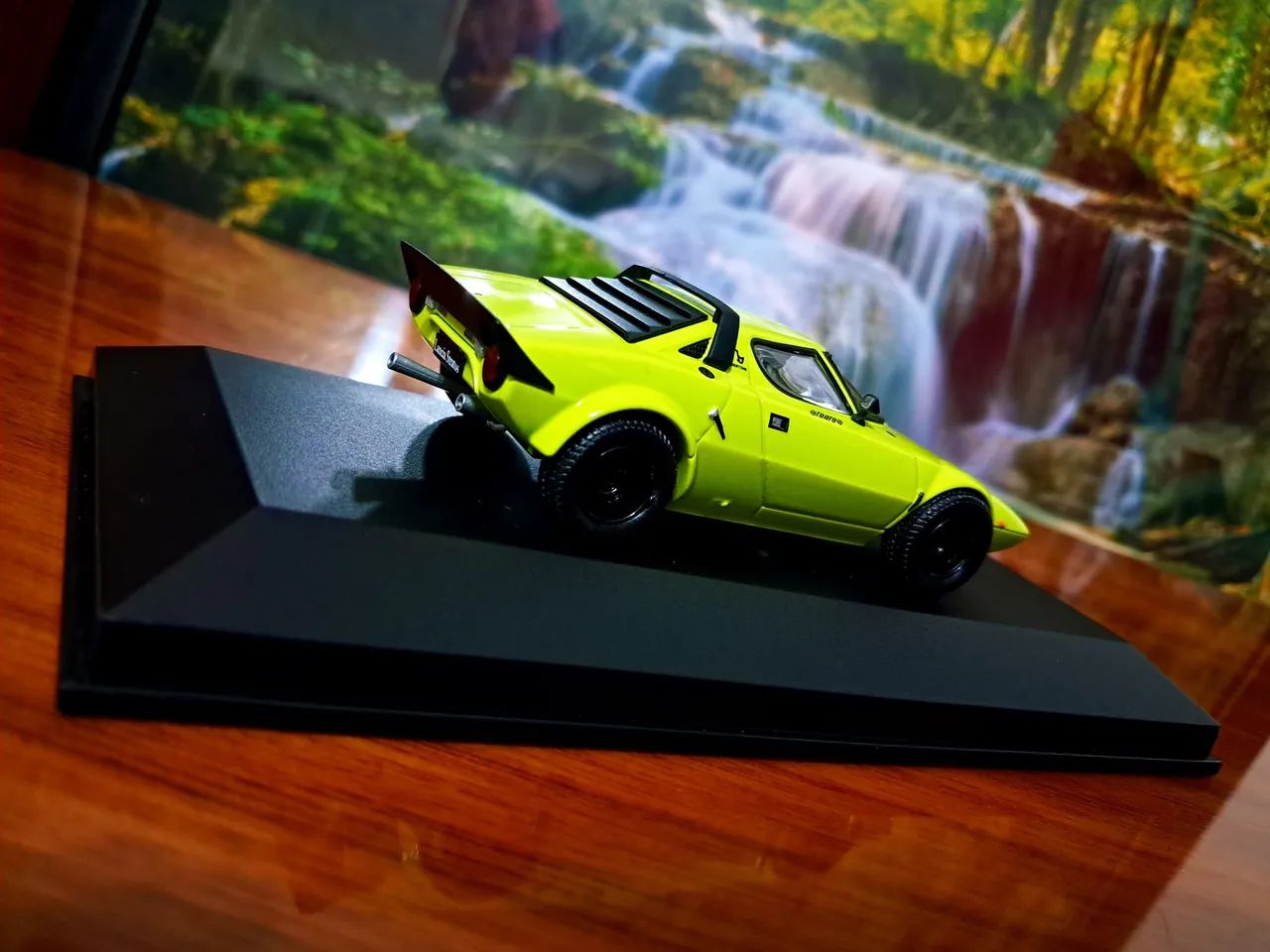 Miniatura Lancia Stratos HF Street Version 1:43 HPI, impecável